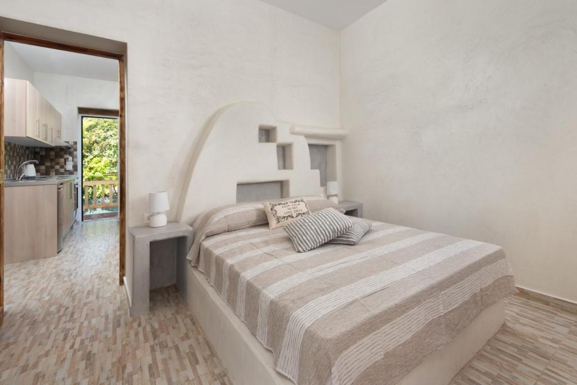 Christos And Family Guest house 2*